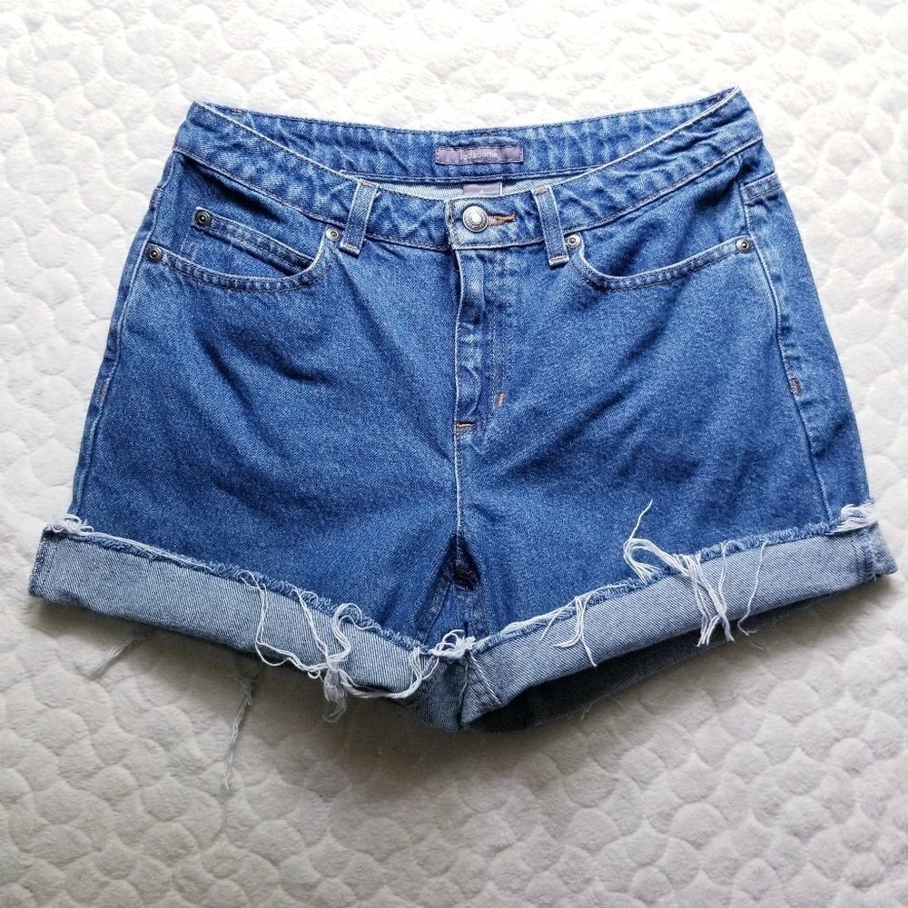 Cut-off denim shorts distressed raw hem jean 4 - Picture 2 of 8